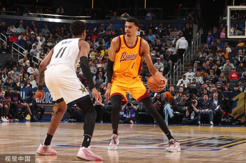 其他球员挺 其他球员挺